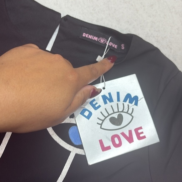 Black Graphic Face Top with Feather Trim - Picture 3 of 6